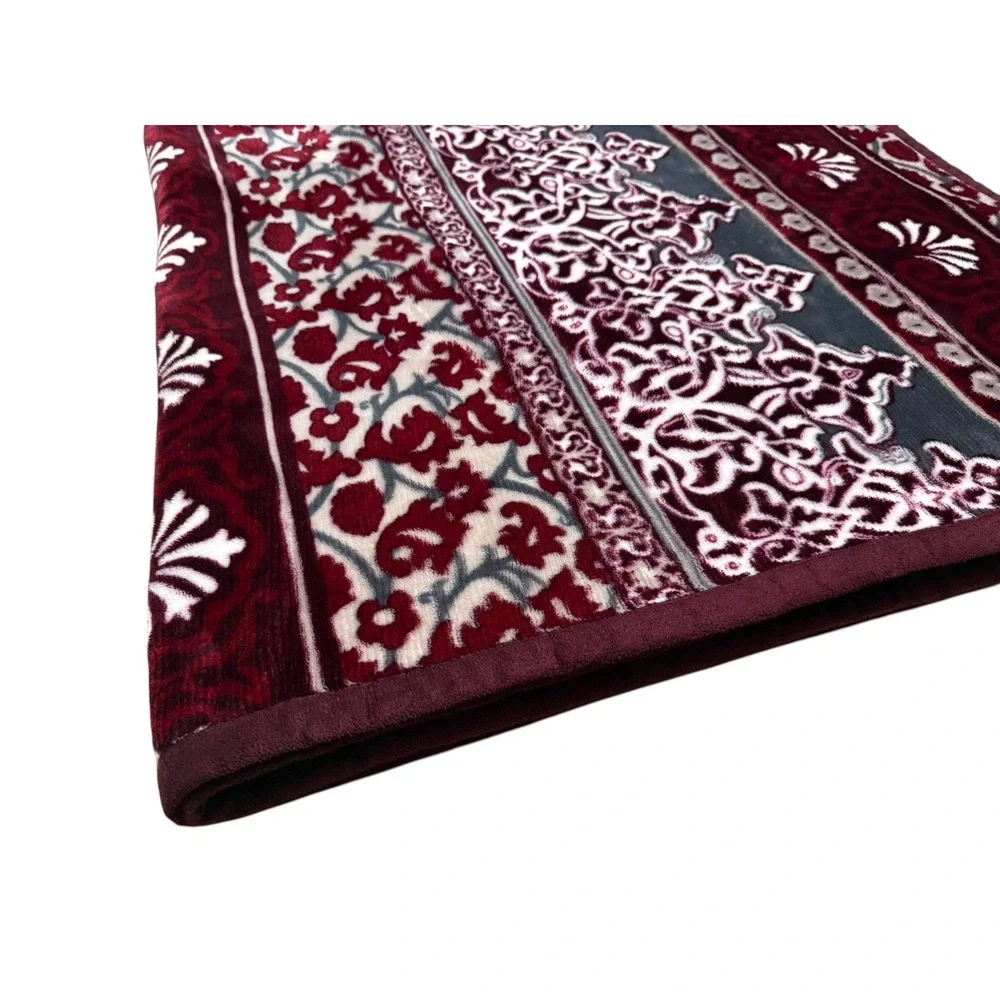Stunning Printed Fleece Throw Blanket Purple Red Blue Soft Accent Cover Quilt